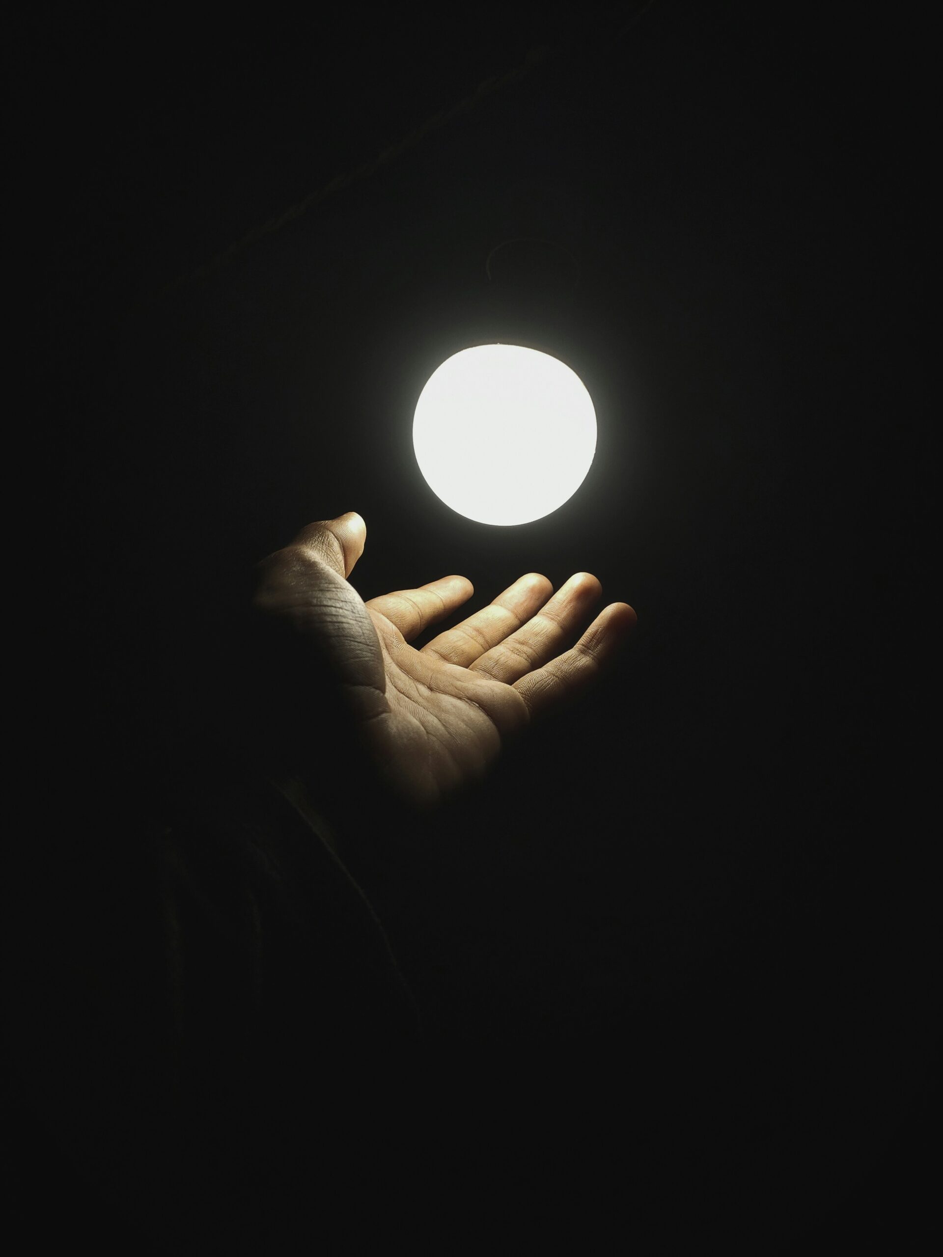 You are currently viewing 10 Gratifying Activities To Do When You Are Bored At Night.